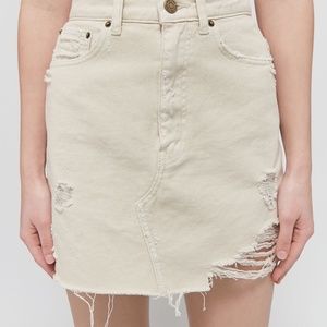 UO BDG Roxi Destructed Denim Mini skirt NWT Medium